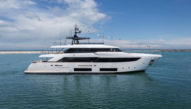 Queen J III yacht for Sale 
