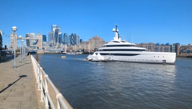 Odisea yacht 