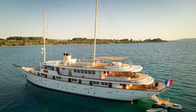 Bellezza yacht 