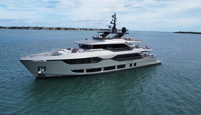 Majesty 120/05 yacht 