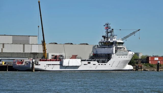 U-81 yacht 