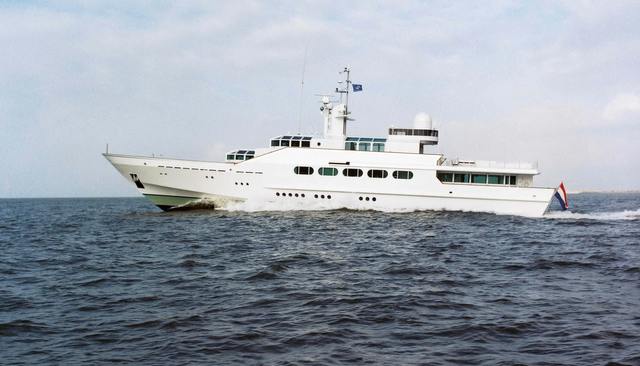 Koru yacht 