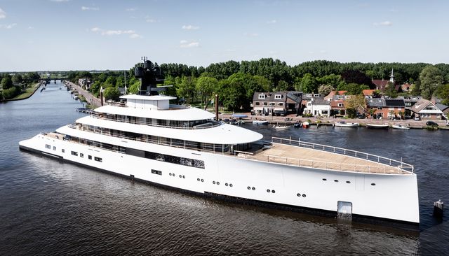 Feadship 824 yacht 