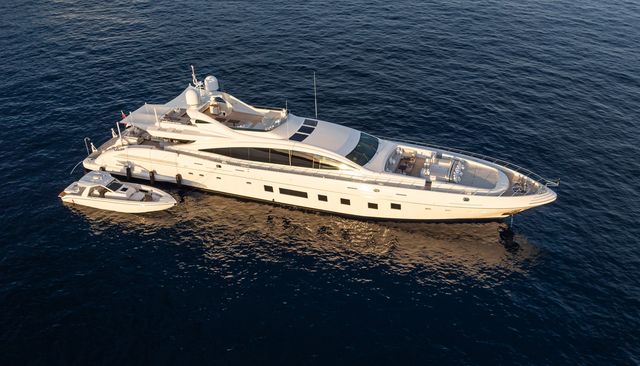 V yacht 