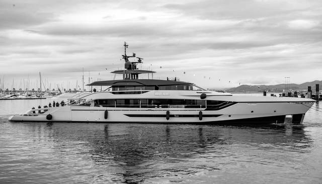 Rose yacht 