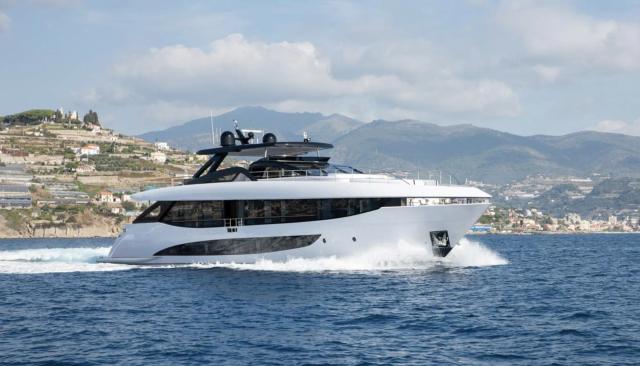 Attitude yacht 