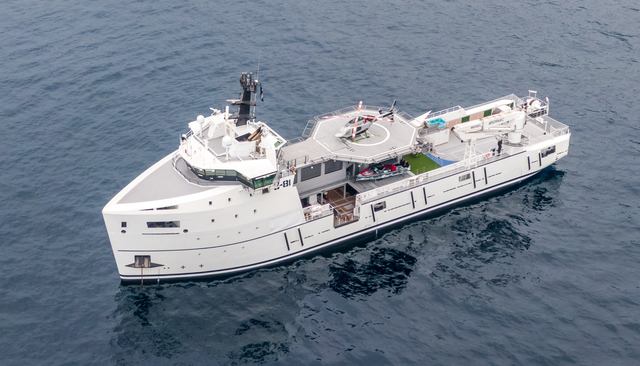U-81 yacht 