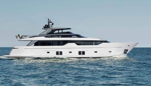Piola yacht 