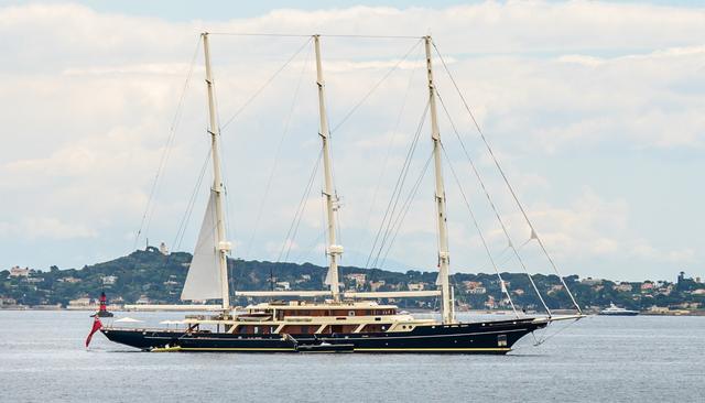EOS yacht 