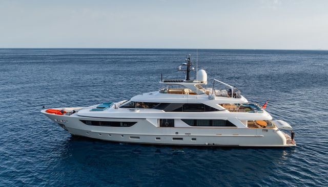Premura yacht 