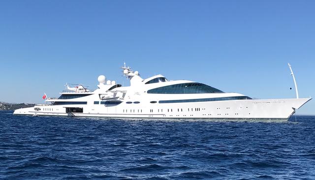 Yas yacht 