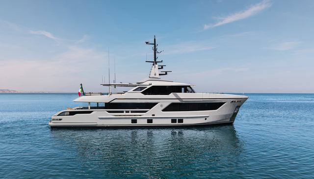 Mon Coeur yacht 