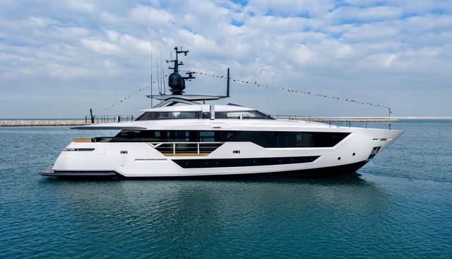 Isla yacht 