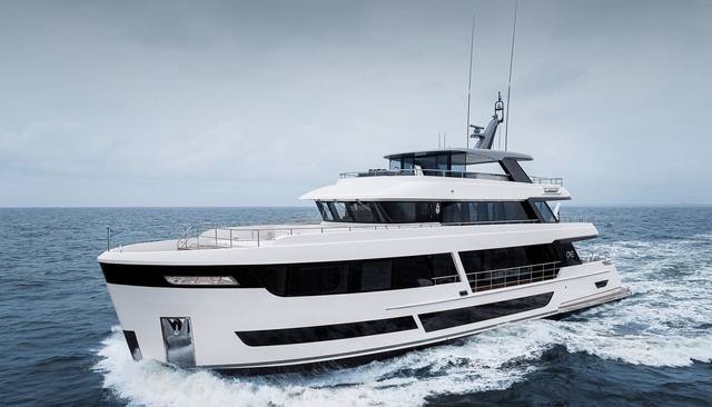 One yacht 