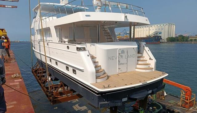 Never Land yacht 