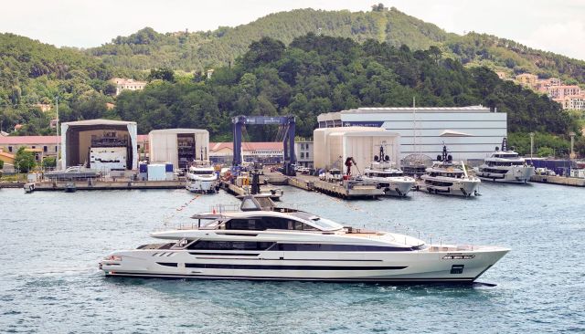 Fast 50/ 01 yacht 