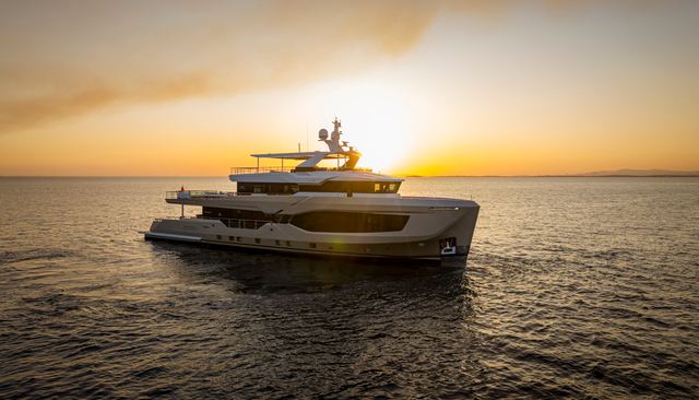 Miouch yacht 