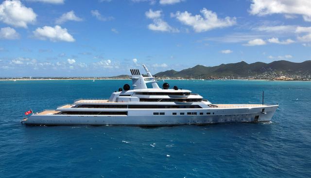 Dragonfly yacht 