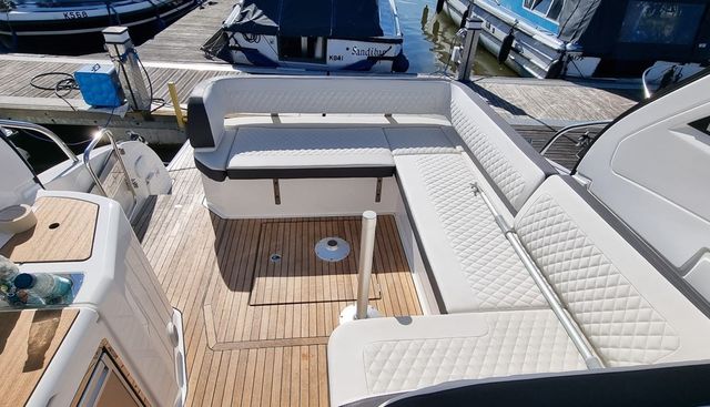 Mac II yacht for sale 8