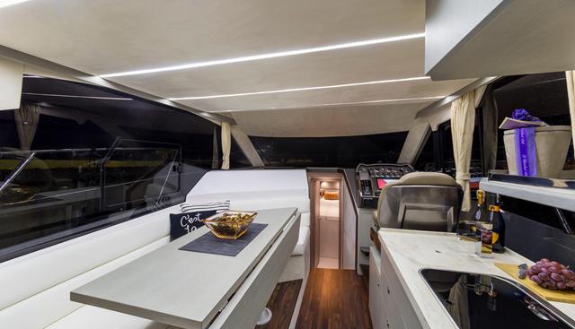 360FLY-052 yacht for sale 20