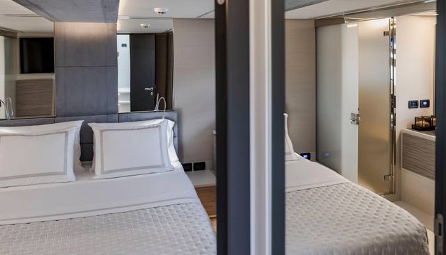 SEA SUITE I yacht for sale 70