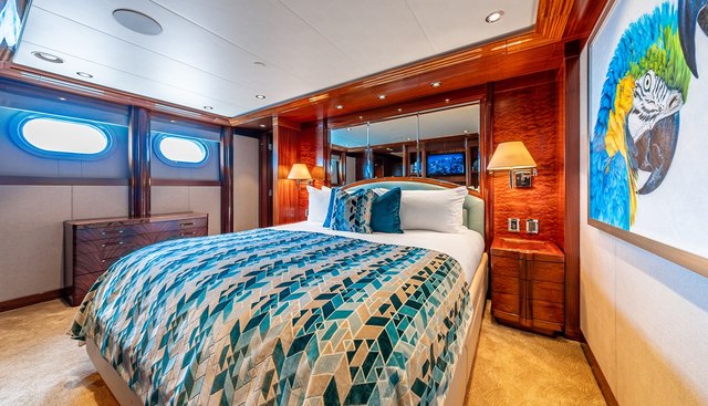 VALINOR yacht for sale 32