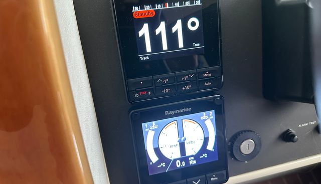 Ayesha yacht for sale 27