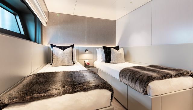 KING'S LAIR yacht for sale 28