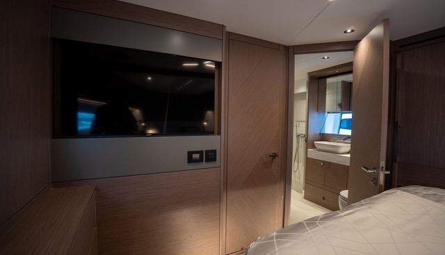 4142455 yacht for sale 33