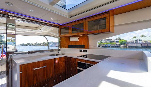 EL MAR V yacht for sale 25