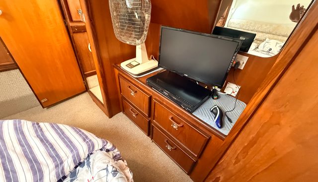 Sea Flight yacht for sale 17