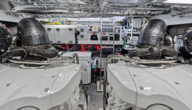 R&R yacht for sale 47