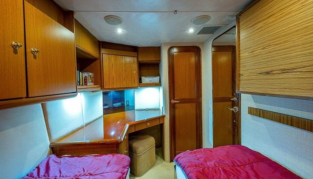 noname yacht for sale 37