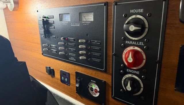 JUNI yacht for sale 27