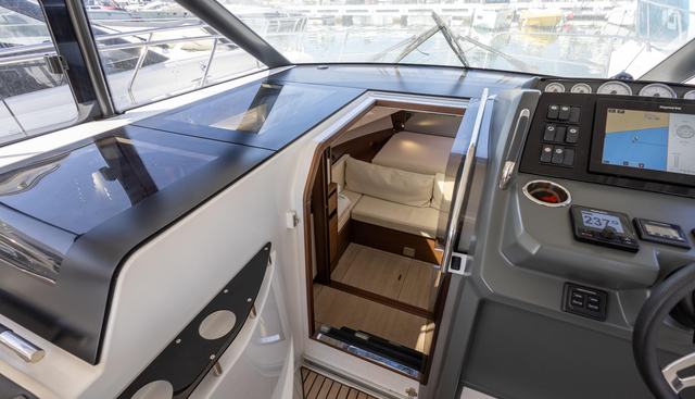 noname yacht for sale 30