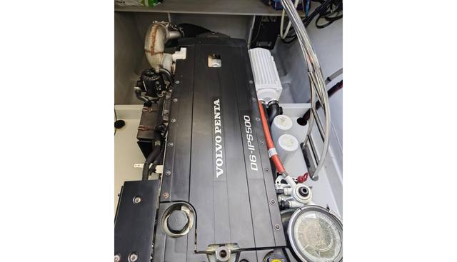 Libert'e yacht for sale 47