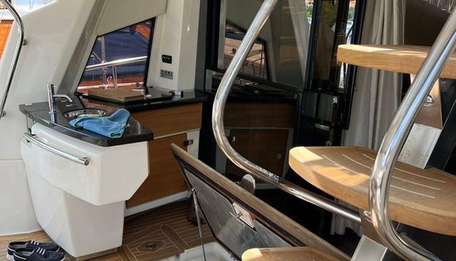 CRANCHI SIXTY 6 FLY yacht for sale 7