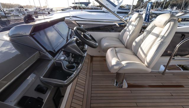F50235 yacht for sale 25