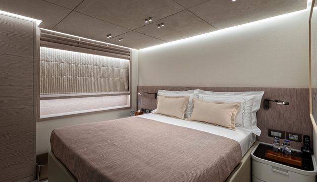 ONE ZERO yacht for sale 55