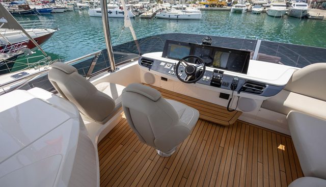 Aura yacht for sale 17