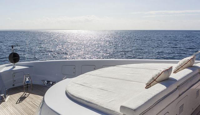 Daisy D yacht for sale 24