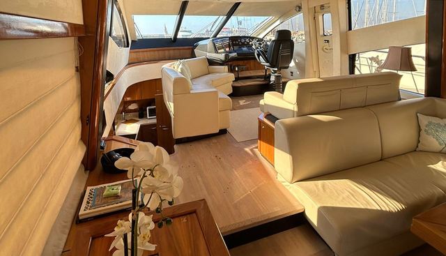CHAMPAGNE yacht for sale 8