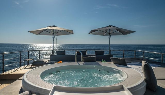 R23 yacht for sale 13