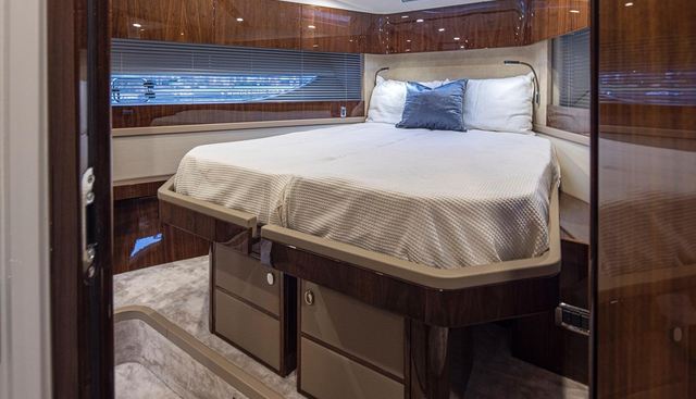 Tender Garage & Hi/Lo Swimplatform yacht for sale 18