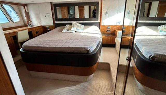 CHAMPAGNE yacht for sale 19