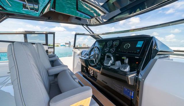 Fin yacht for sale 58