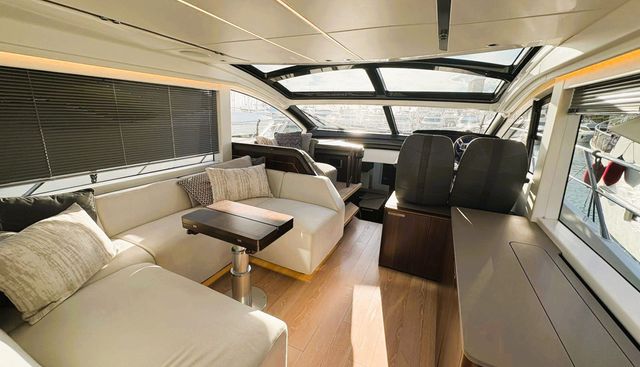 P55 yacht for sale 13