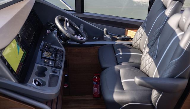 V55132 yacht for sale 30