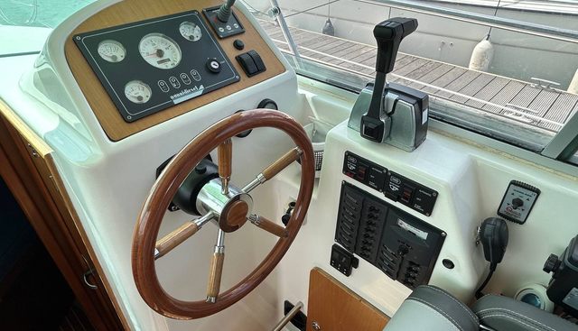 noname yacht for sale 13