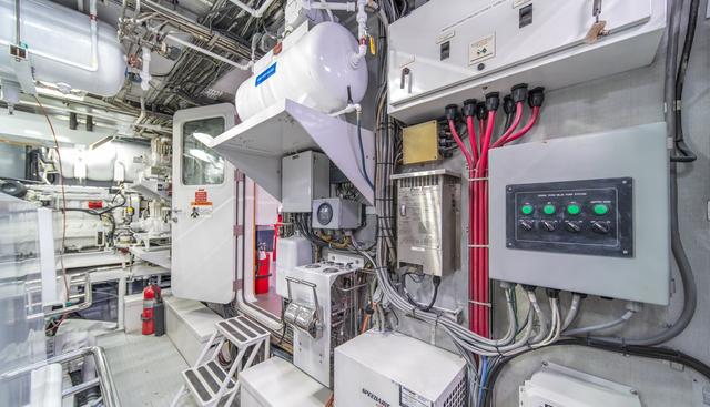 ESCAPE OF LONDON yacht for sale 68